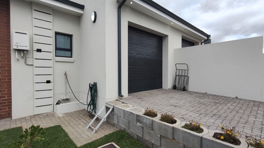3 Bedroom Property for Sale in Hartenbos Heuwels Western Cape